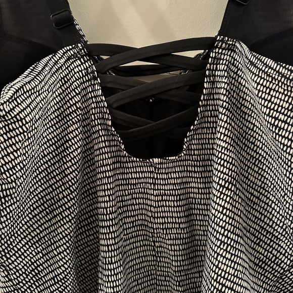 White and navy one piece - Picture 2 of 3